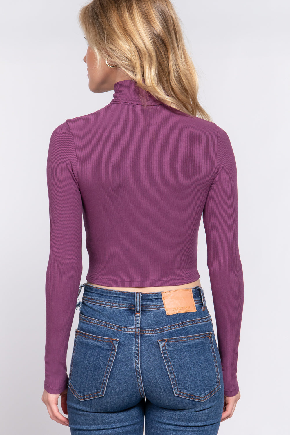 turtle neck crop top